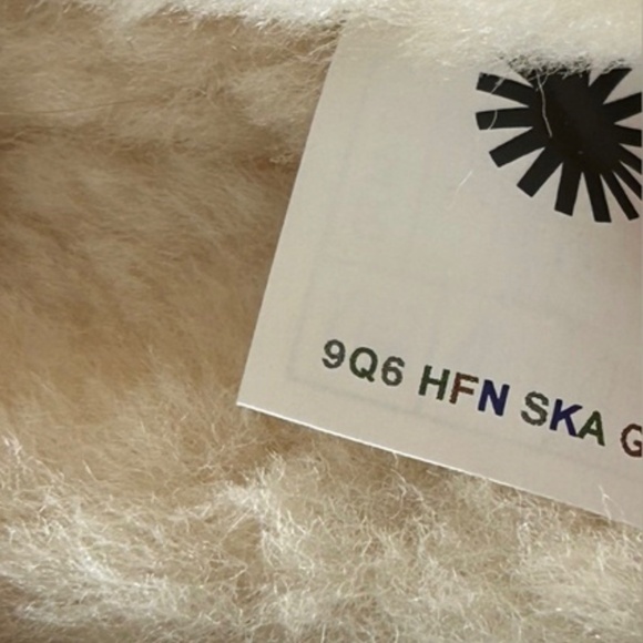 NWOT UGG Tasman II
Chestnut
Classic Slip On Slipper Clog
Size US 5 UK 3 EU 36 - Picture 7 of 8